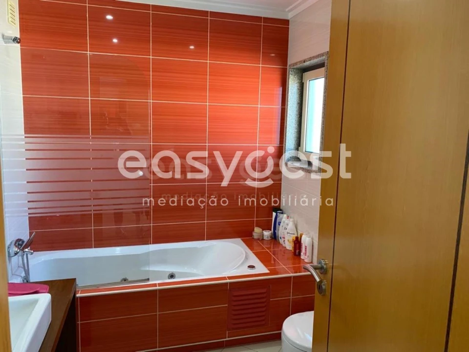 Apartamento T3 para Venda em Quelfes Foto 6