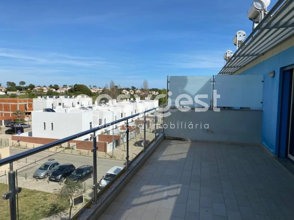 Apartamento T3 para Venda em Quelfes Foto 9