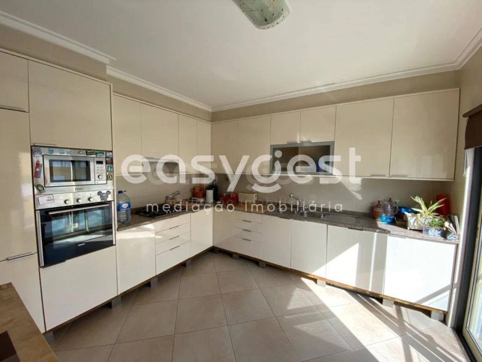 Apartamento T3 para Venda em Quelfes Foto 24