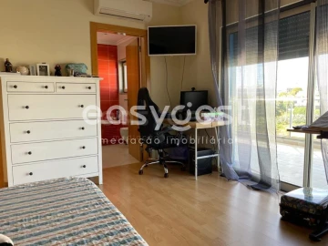Apartamento T3 para Venda em Quelfes