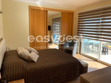 Apartamento T3 para Venda em Quelfes