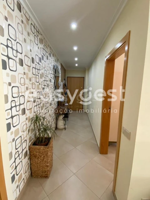 Apartamento T3 para Venda em Quelfes