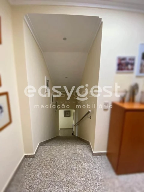 Apartamento T3 para Venda em Quelfes