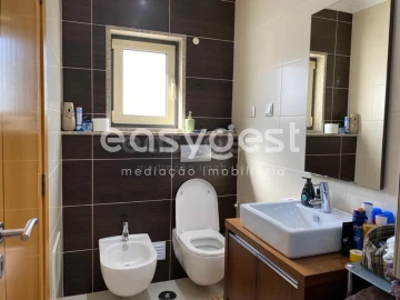 Apartamento T3 para Venda em Quelfes