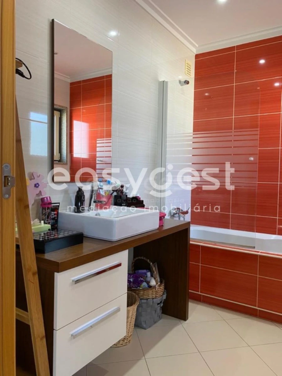 Apartamento T3 para Venda em Quelfes Foto 5