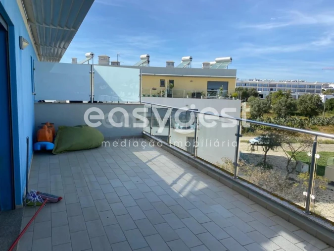 Apartamento T3 para Venda em Quelfes Foto 8