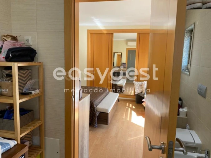Apartamento T3 para Venda em Quelfes Foto 17