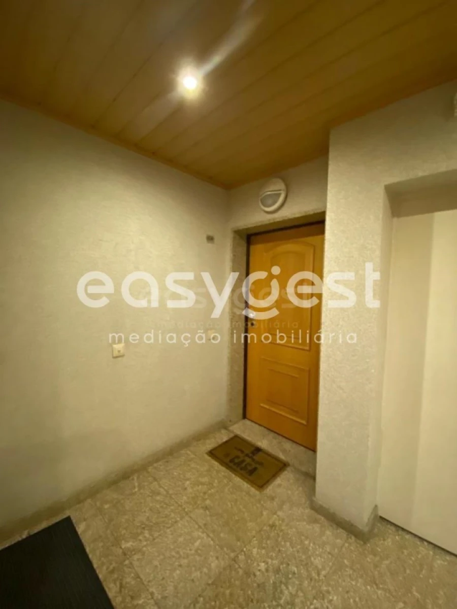 Apartamento T3 para Venda em Quelfes Foto 19