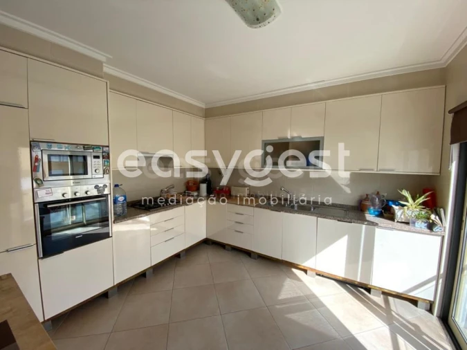 Apartamento T3 para Venda em Quelfes Foto 24