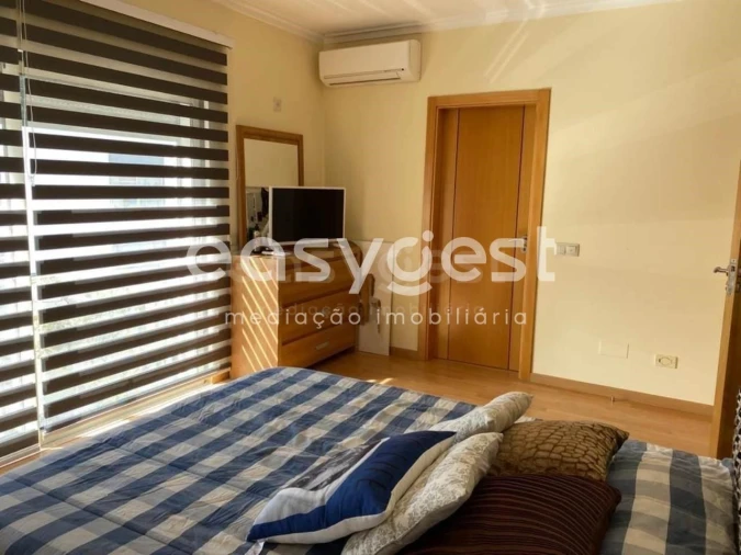 Apartamento T3 para Venda em Quelfes Foto 38