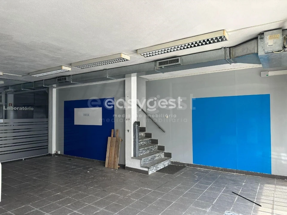 Prédio para Arrendamento em Alverca do Ribatejo e Sobralinho Foto 2