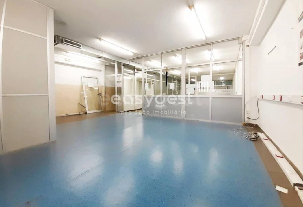 Prédio para Arrendamento em Alverca do Ribatejo e Sobralinho Foto 11