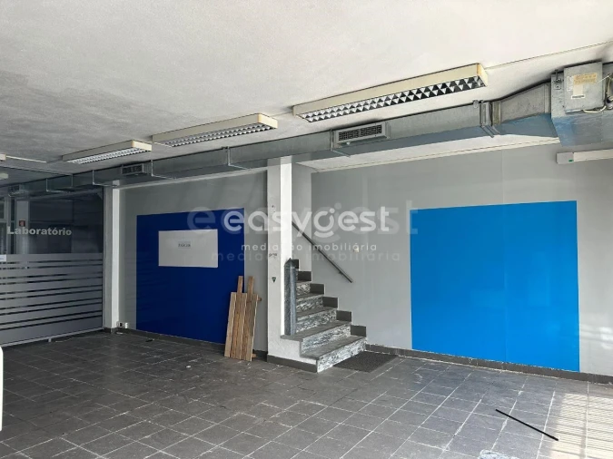 Prédio para Arrendamento em Alverca do Ribatejo e Sobralinho Foto 2