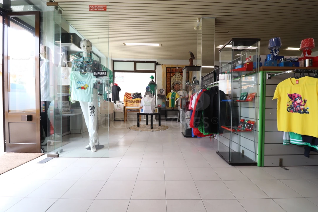 Loja para Arrendamento em Mafra Foto 1