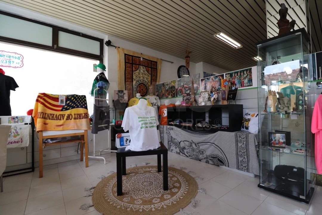 Loja para Arrendamento em Mafra Foto 2