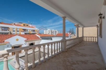 Moradia T5 para Venda em Peniche