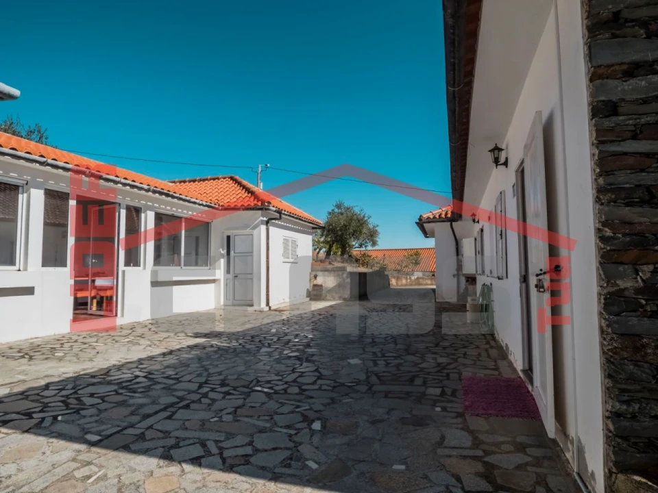 Quinta T4 para Venda em Meirinhos Foto 24