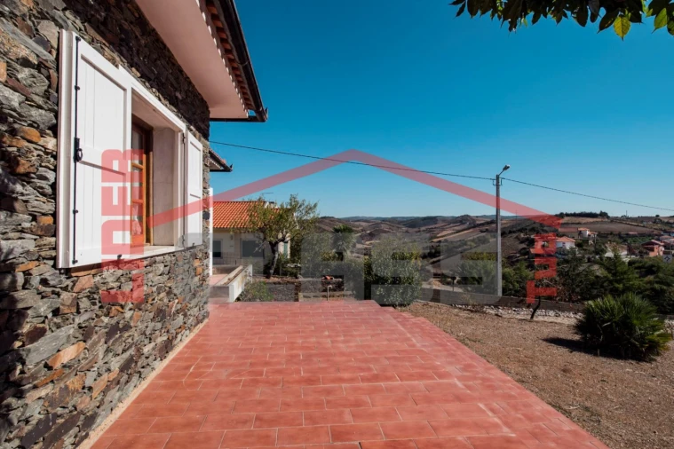 Quinta T4 para Venda em Meirinhos Foto 29