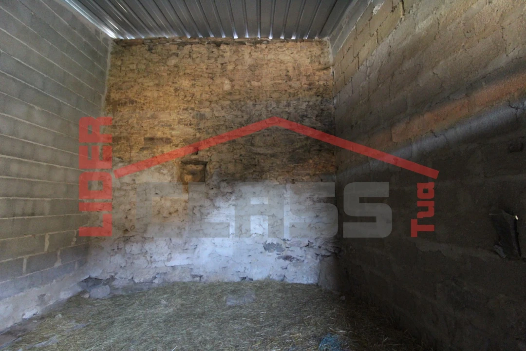 Moradia T2 para Venda em Suçães Foto 6