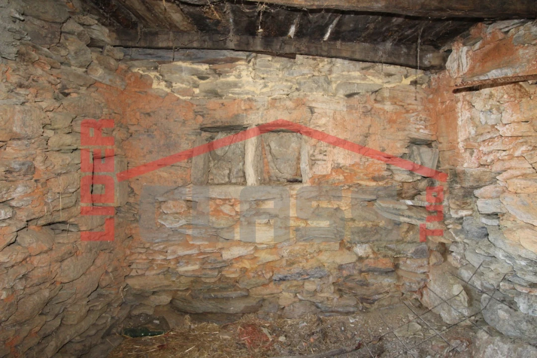 Moradia T2 para Venda em Suçães Foto 12