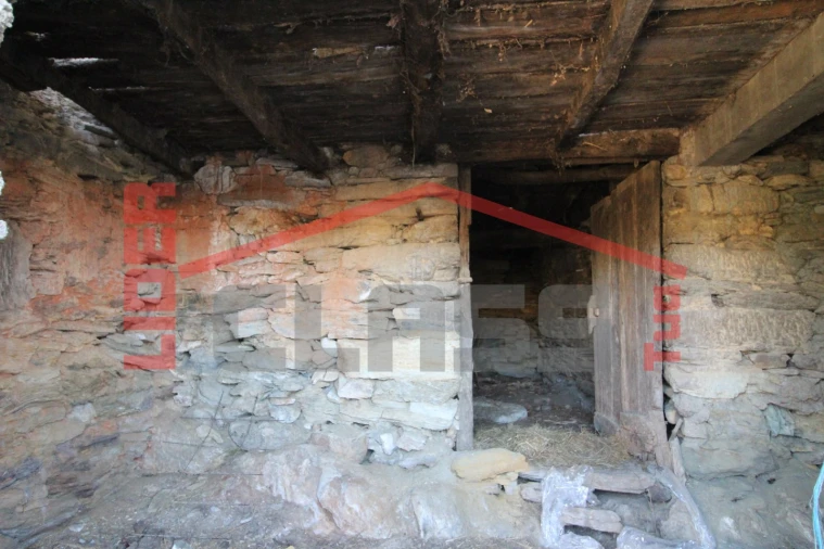 Moradia T2 para Venda em Suçães Foto 9