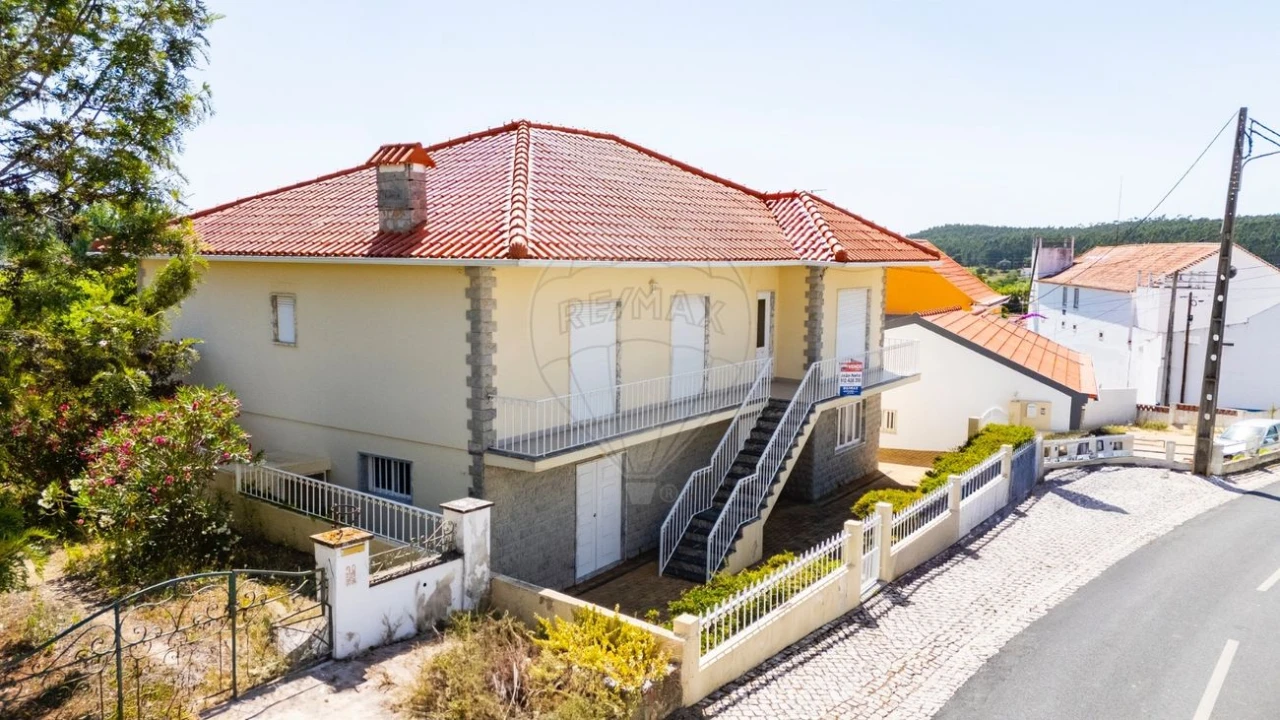 Moradia T4 para Venda em Maxial e Monte Redondo Foto 4