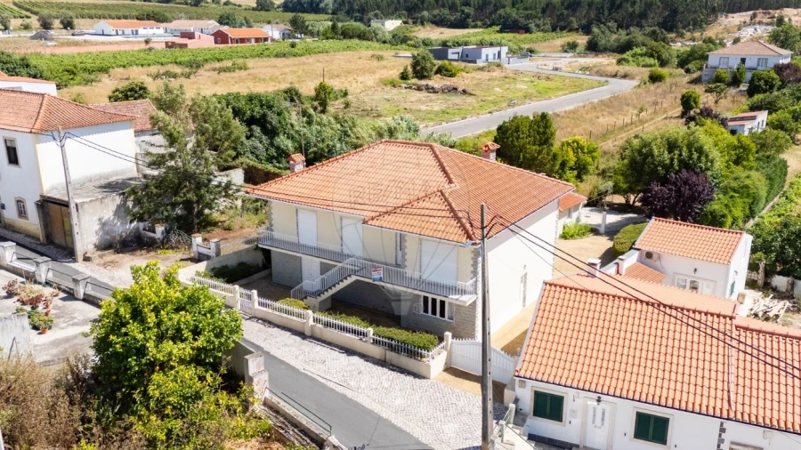 Moradia T4 para Venda em Maxial e Monte Redondo Foto 1