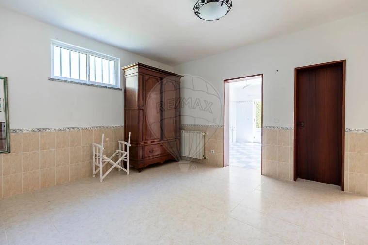 Moradia T4 para Venda em Maxial e Monte Redondo Foto 30