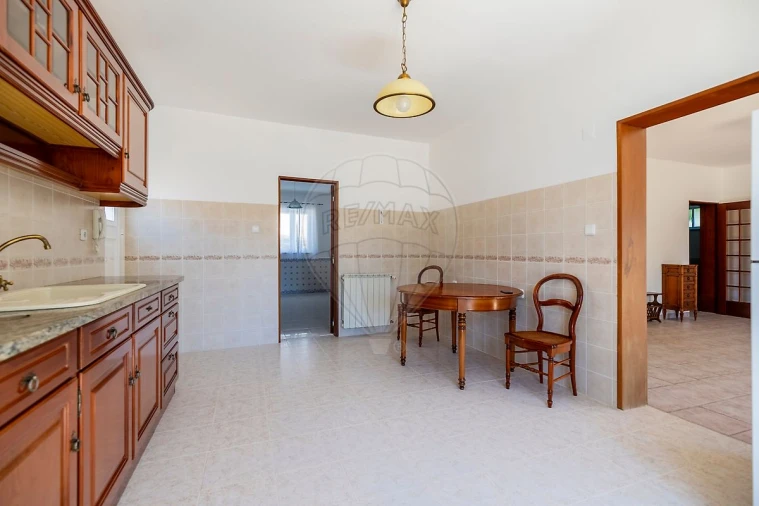 Moradia T4 para Venda em Maxial e Monte Redondo Foto 24