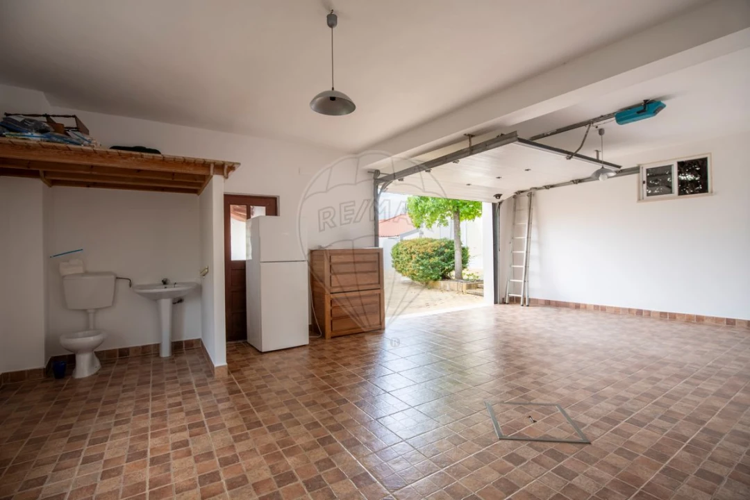 Moradia T4 para Venda em Maxial e Monte Redondo Foto 41