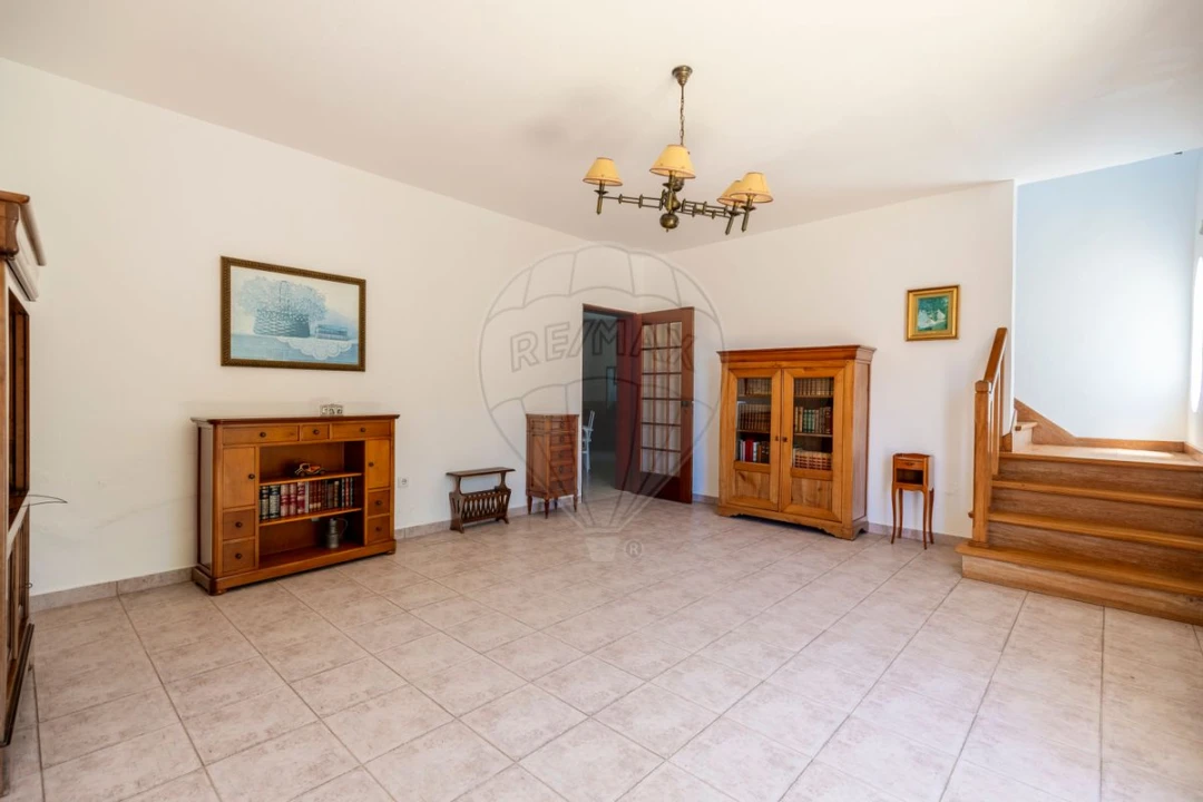 Moradia T4 para Venda em Maxial e Monte Redondo Foto 26