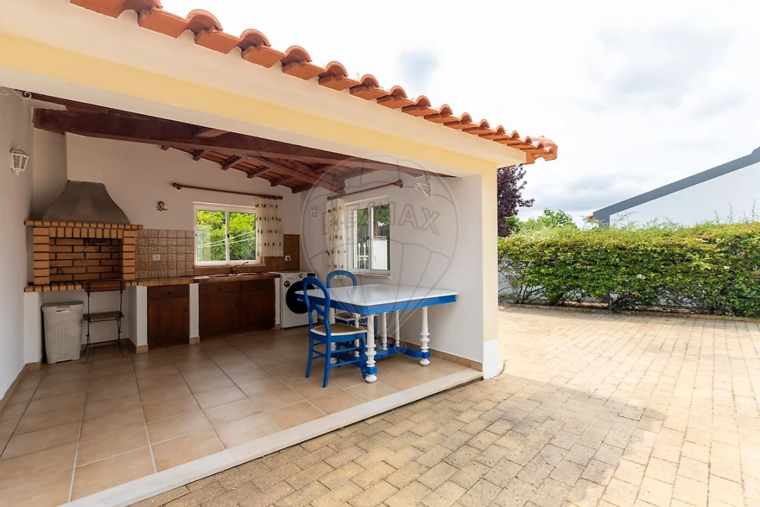 Moradia T4 para Venda em Maxial e Monte Redondo Foto 44