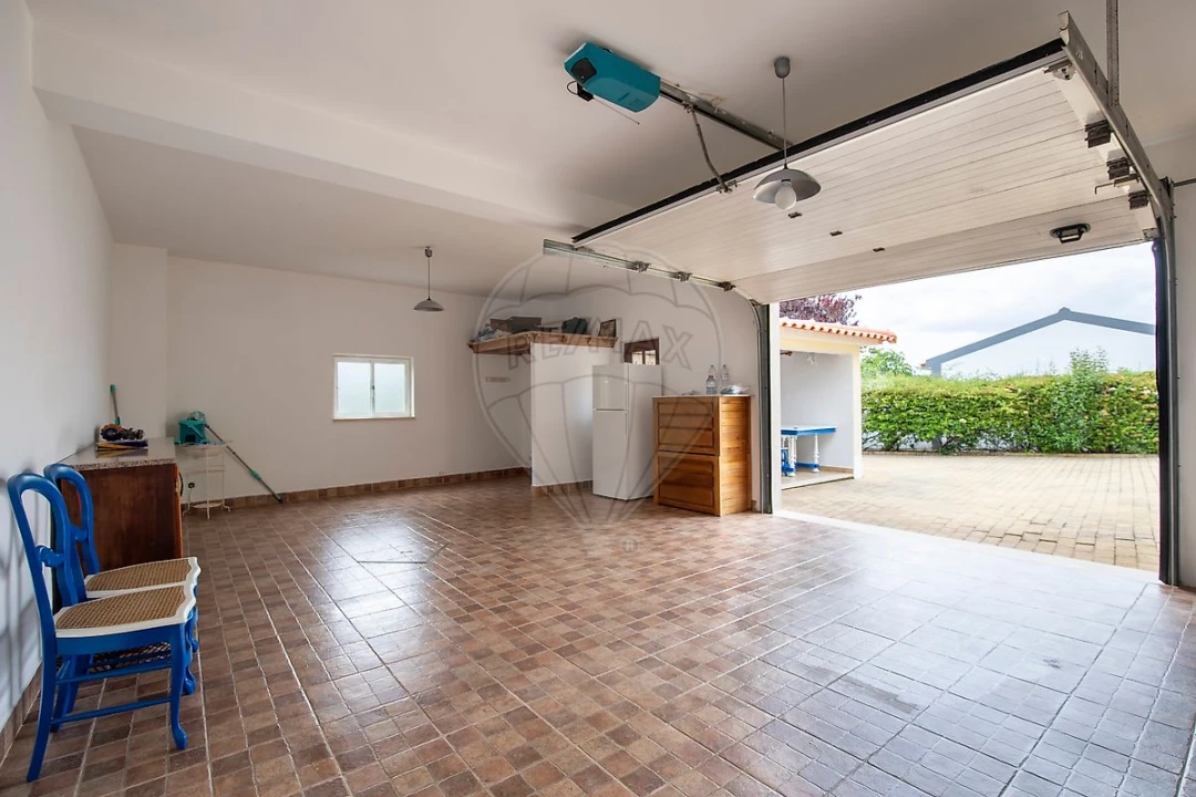 Moradia T4 para Venda em Maxial e Monte Redondo Foto 40