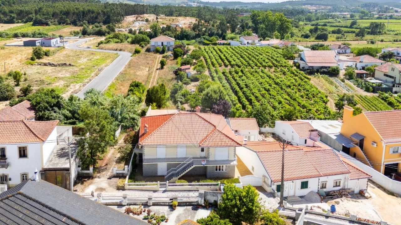 Moradia T4 para Venda em Maxial e Monte Redondo Foto 3