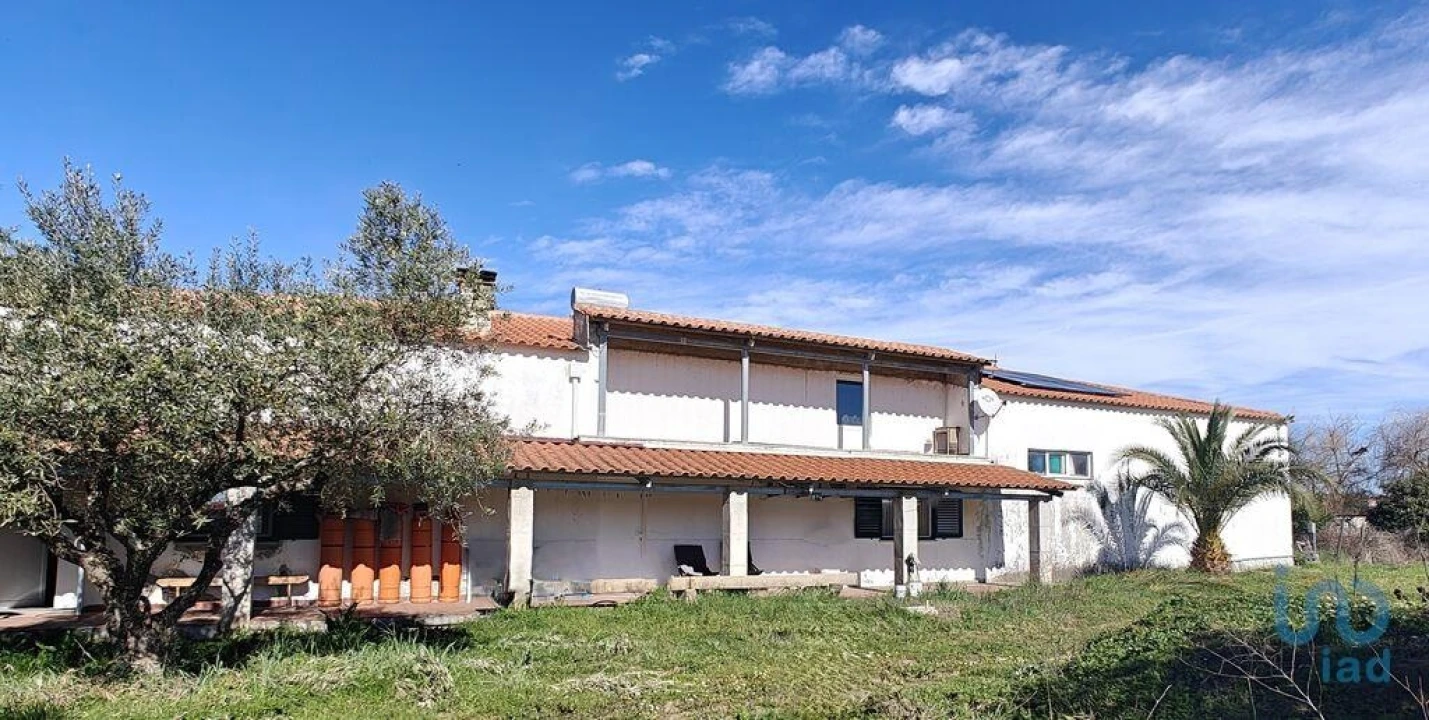 Prédio para Venda em Ladoeiro Foto 4