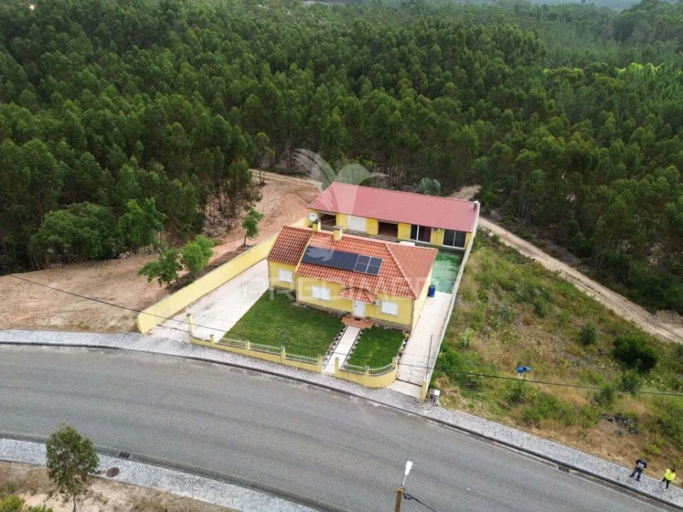 Moradia T3 para Venda em Abrã Foto 1