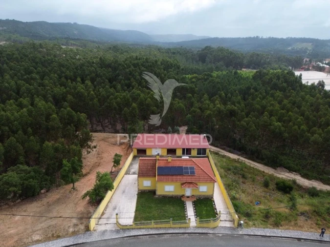 Moradia T3 para Venda em Abrã Foto 2