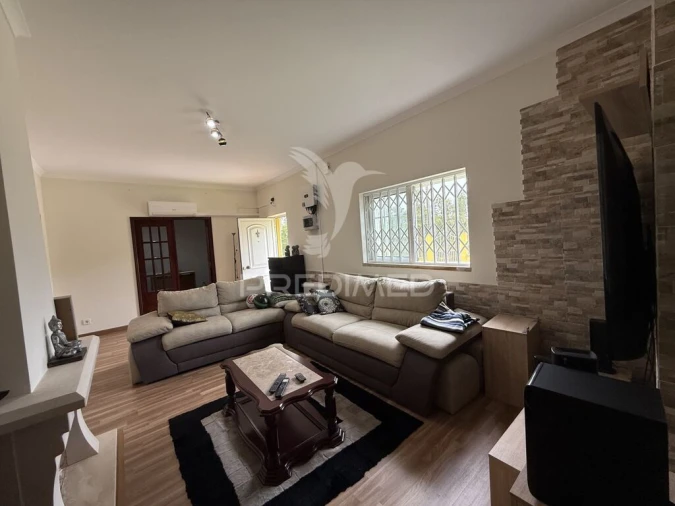 Moradia T3 para Venda em Abrã Foto 16