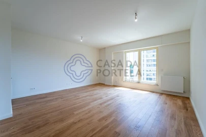 Apartamento T3 para Venda em Lordelo do Ouro e Massarelos
