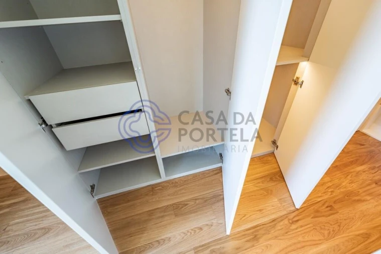 Apartamento T3 para Venda em Lordelo do Ouro e Massarelos Foto 25