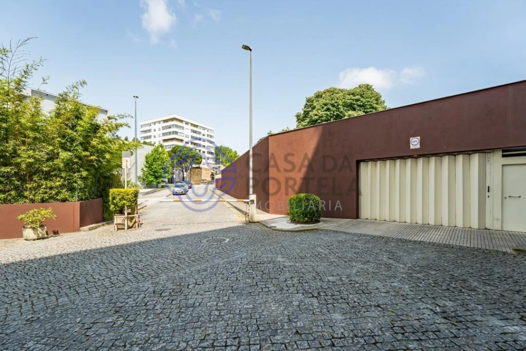 Apartamento T3 para Venda em Lordelo do Ouro e Massarelos Foto 2