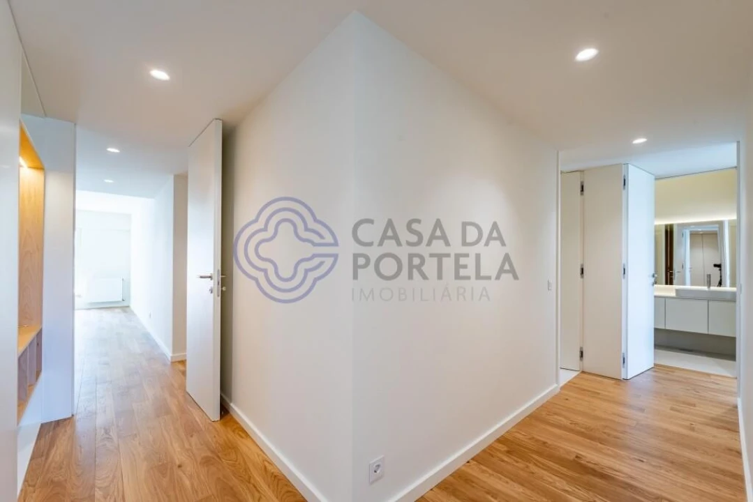 Apartamento T3 para Venda em Lordelo do Ouro e Massarelos Foto 35