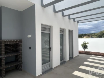 Moradia T4 para Venda em Nadadouro
