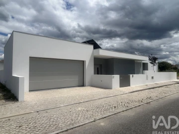 Moradia T4 para Venda em Nadadouro
