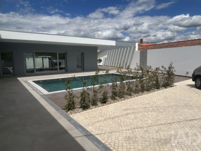 Moradia T4 para Venda em Nadadouro Foto 6