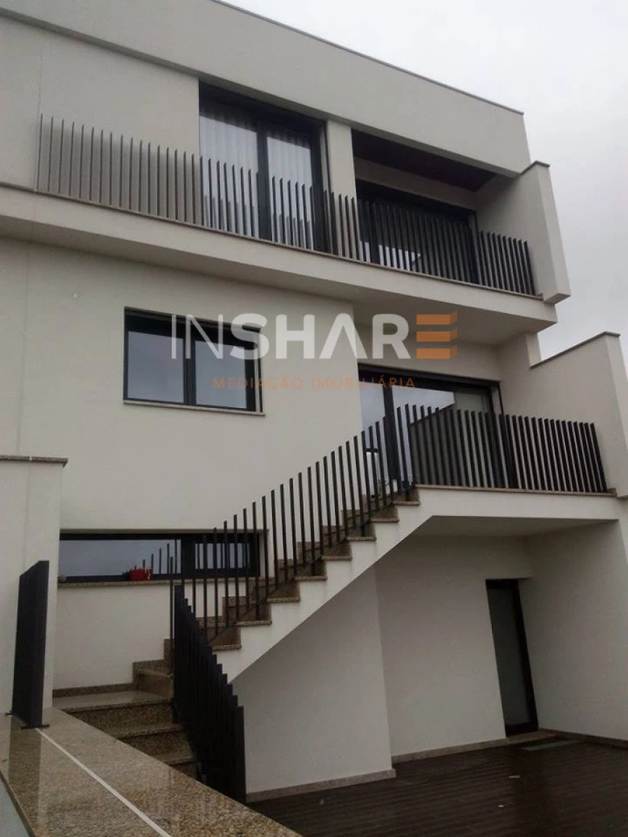 Moradia T3 para Venda em Vila de Prado Foto 2