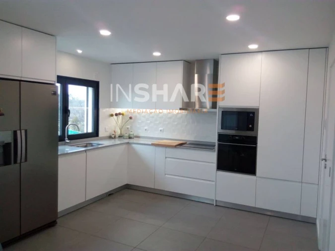 Moradia T3 para Venda em Vila de Prado Foto 4