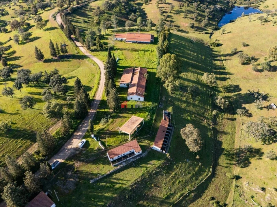 Quinta T4 para Venda em Serpa (Salvador e Santa Maria) Foto 1