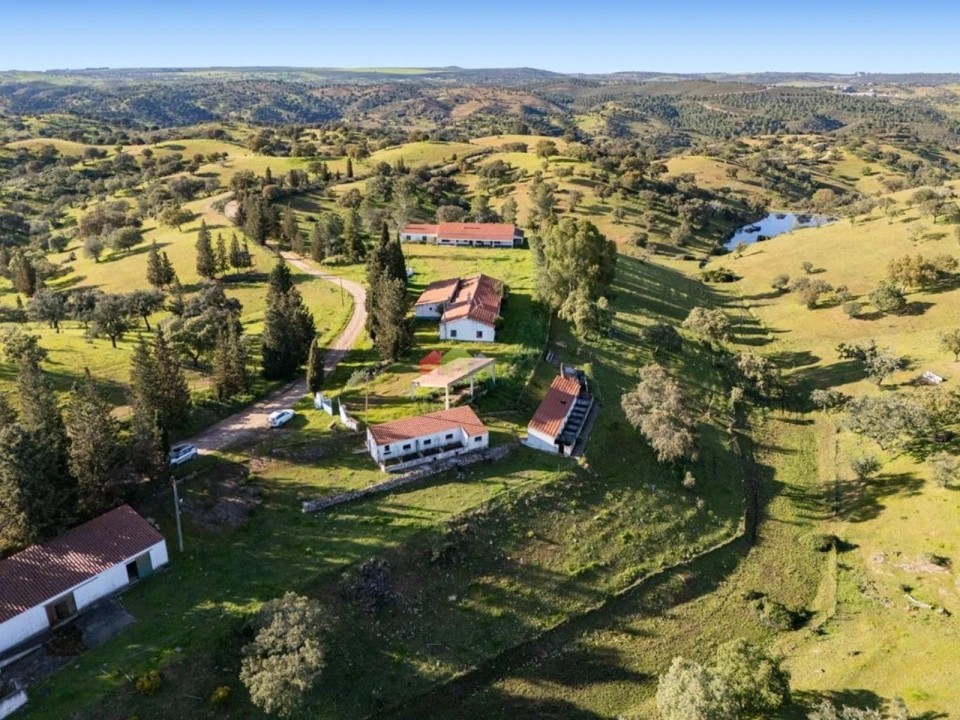 Quinta T4 para Venda em Serpa (Salvador e Santa Maria) Foto 2