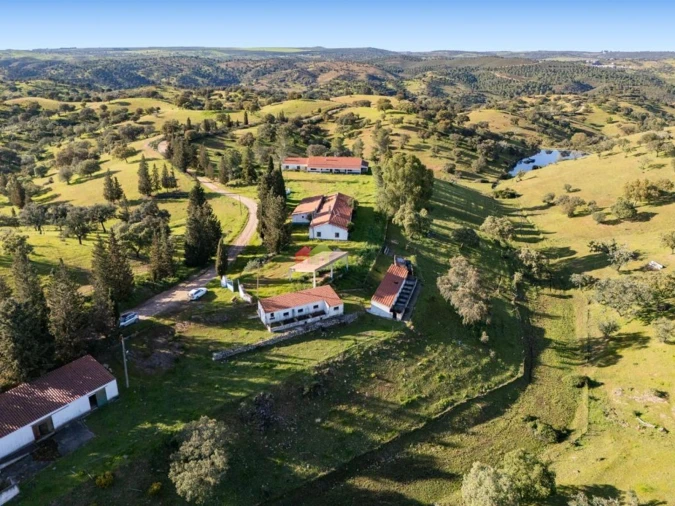 Quinta T4 para Venda em Serpa (Salvador e Santa Maria) Foto 2